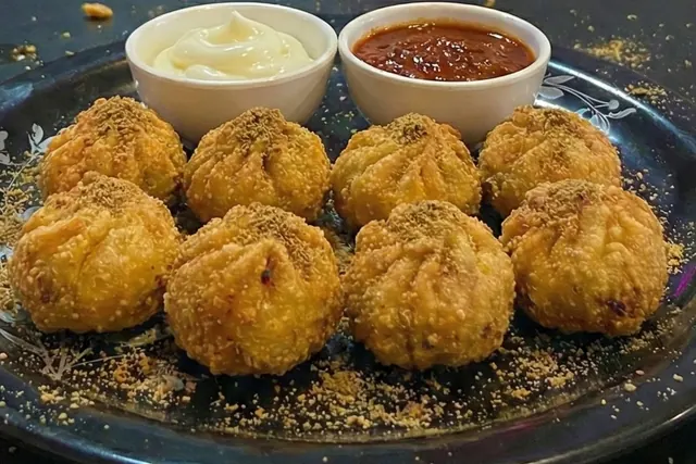 Extra crunchy kurkure momos with mayo and red chutney